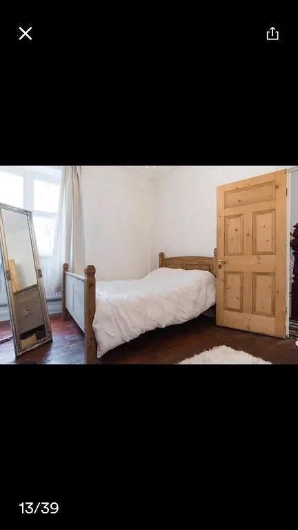 Pensionat Stunning Large Victorian House Hotell Cardiff