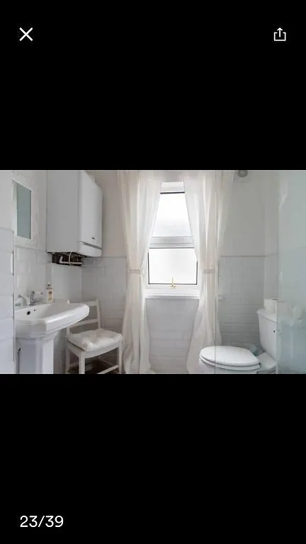 Stunning Large Victorian House Hotel Cardiff 5*,
